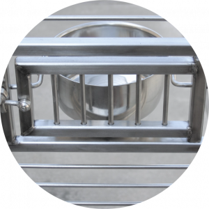 Food/water stations in cage